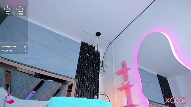 Miia_Deluxe webcam