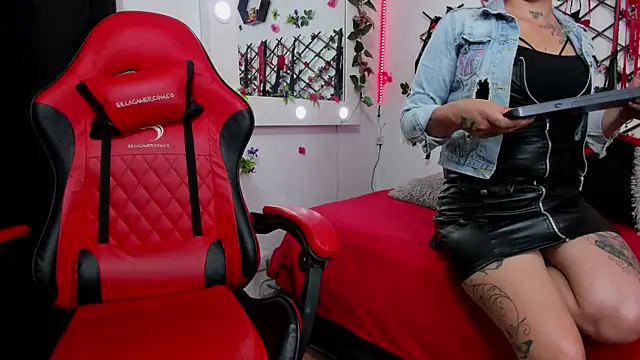 chaarlotte_love webcam