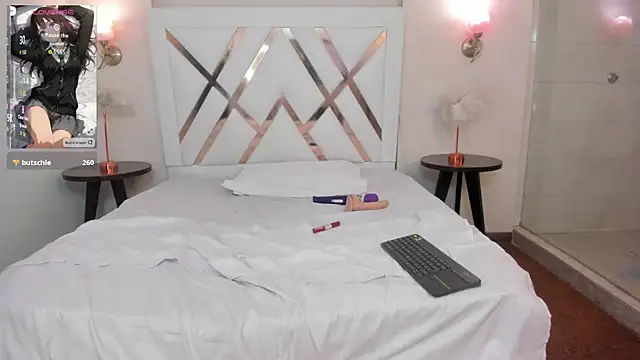 Sky_Collins_ webcam