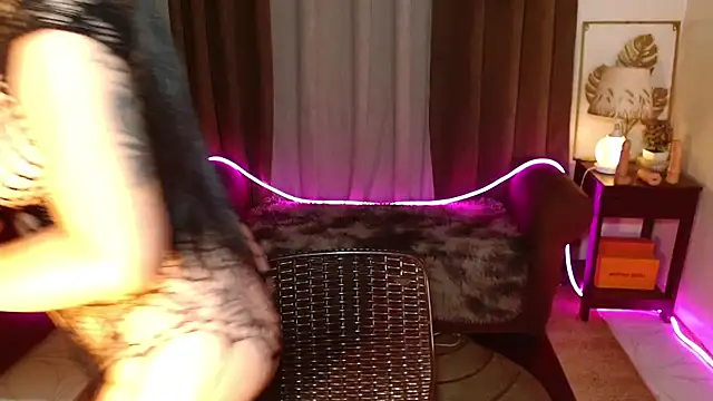 MouthWatering_Ayesha webcam
