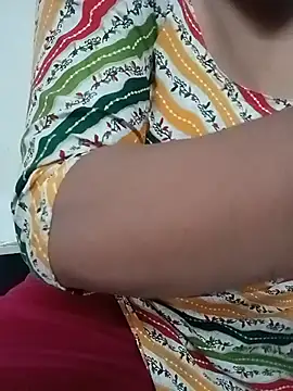 Menka_cut34 webcam