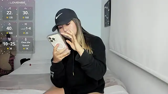 sophie_morenoo webcam