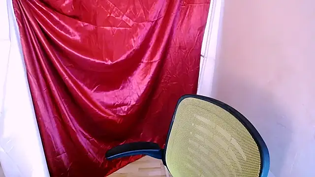 slutty_aki webcam