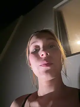 nikii__ - Nikii__'s free webcam - UK Sex Cams