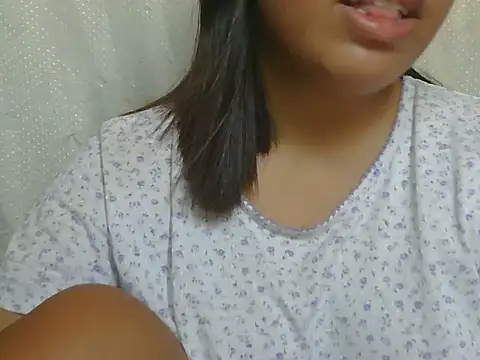 ChubbyButty live cam on StripChat