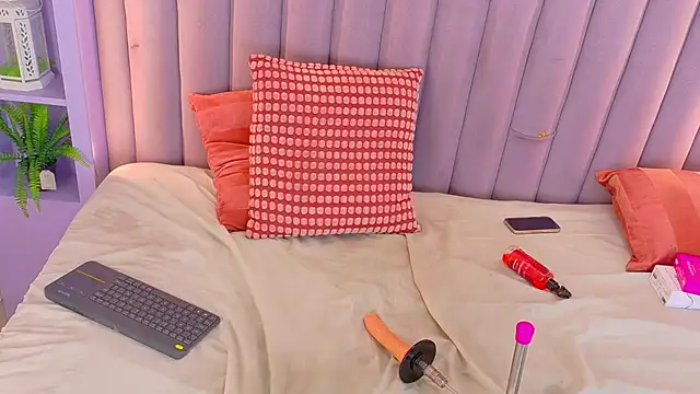 Meganlove__ webcam