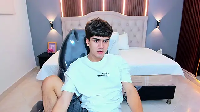 Tommy18__ webcam
