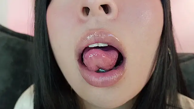 mia_roux1 webcam