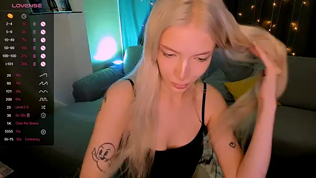 AnyaTaylor_ webcam