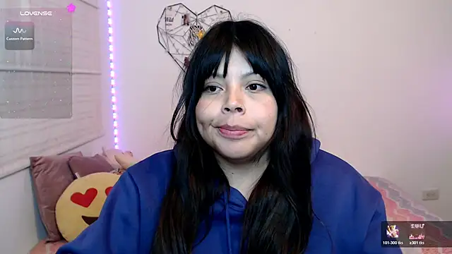 EllieMoonX webcam