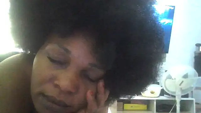 SexyyNana webcam
