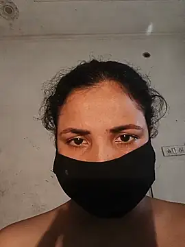 HotAishaa webcam