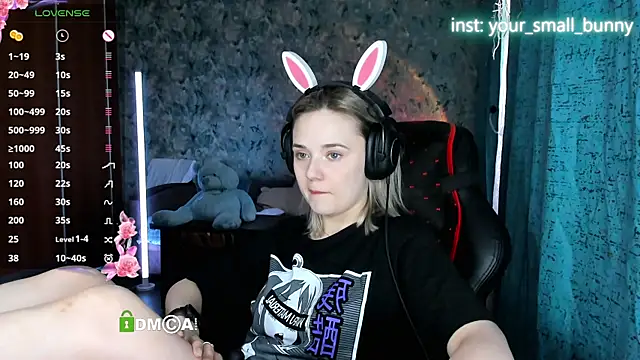 Your_small_bunny webcam