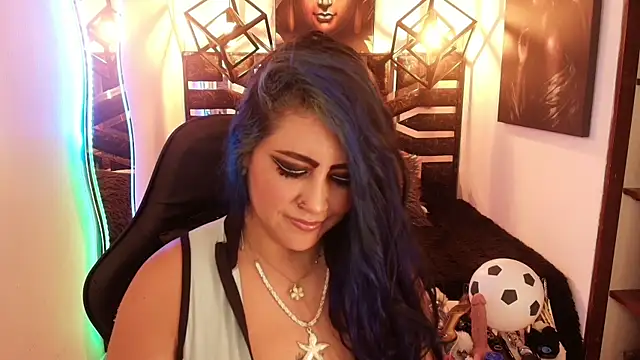 scarleth_blue webcam
