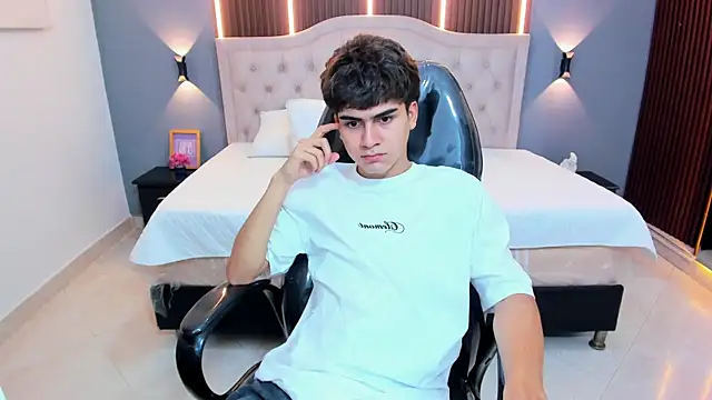 Tommy18__ webcam