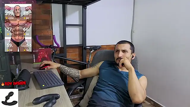 Marck_Muscle webcam