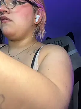 Sophia_Weest99 webcam