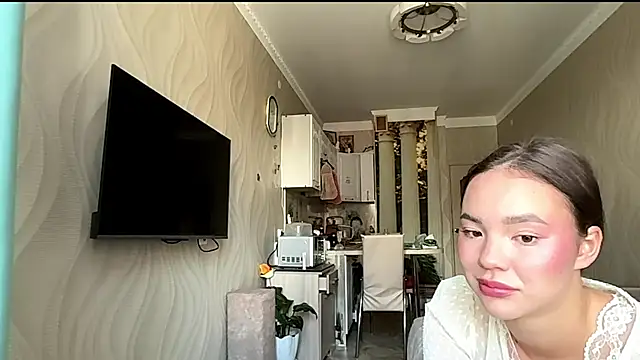 kamila_18_french webcam