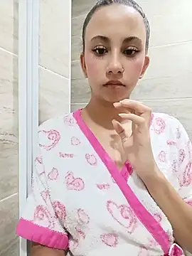 Miabloom19_ webcam