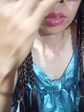 __Mai-love19__ webcam