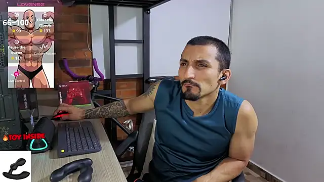 Marck_Muscle webcam