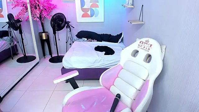 Maggy_t18 webcam