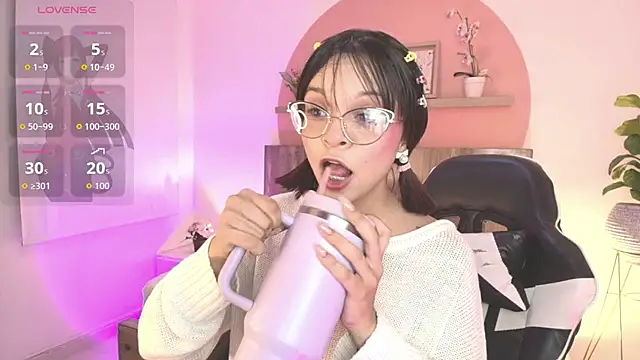 Clara_Luu webcam