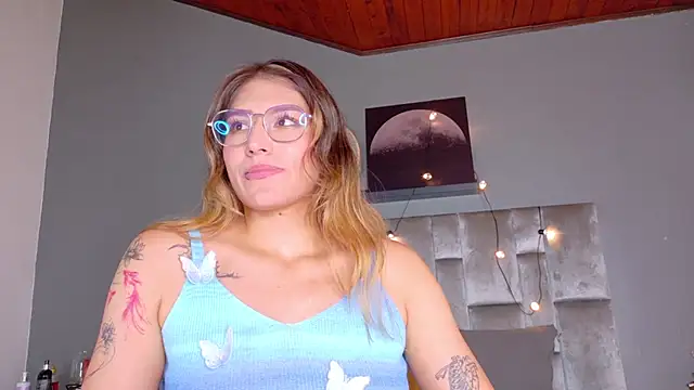 LiaaMoretti__ webcam
