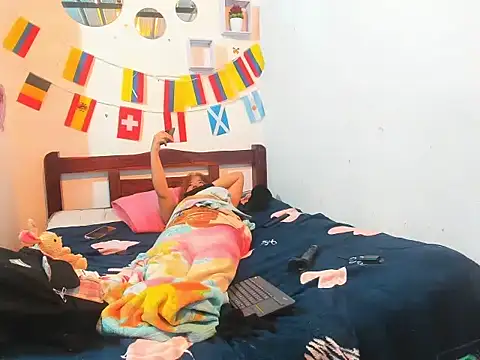 naughty_blackhair webcam