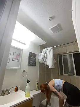 ThornsandHoney webcam