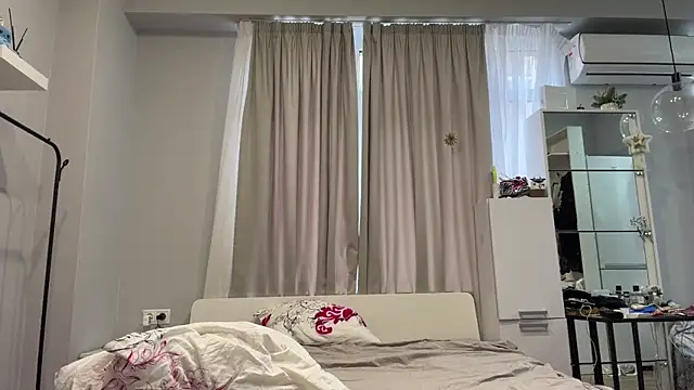 selena_favn webcam