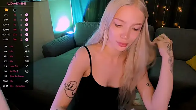 AnyaTaylor_ webcam