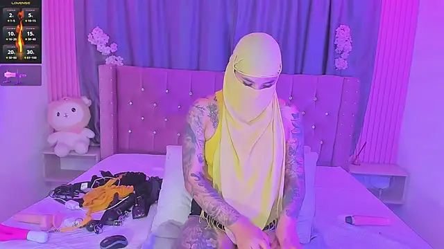 Nayla-Mouna webcam