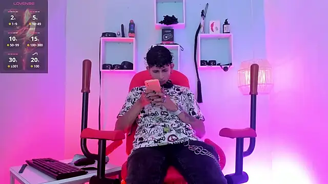 Maximoking26 webcam