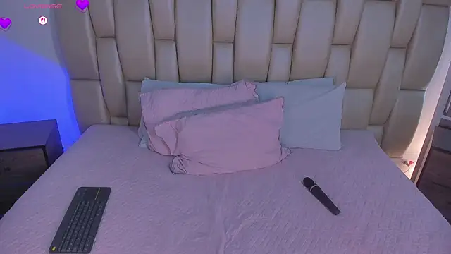 Sweet--Zoe webcam