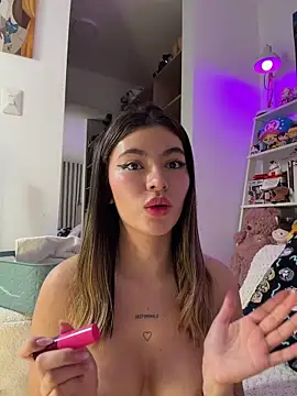 Your_Honeey Live Webcam on Stripchat