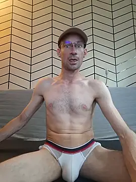 artii_sperme_shot live cam on StripChat