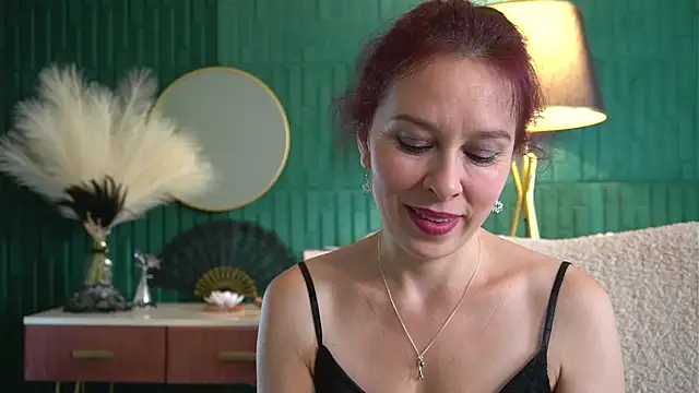HaileyMoonn webcam