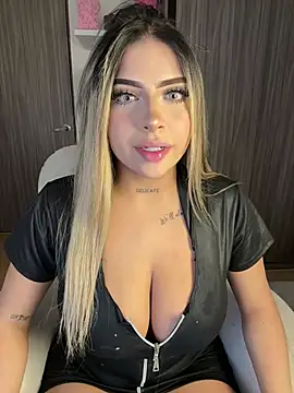 MiaWhitePink_ webcam