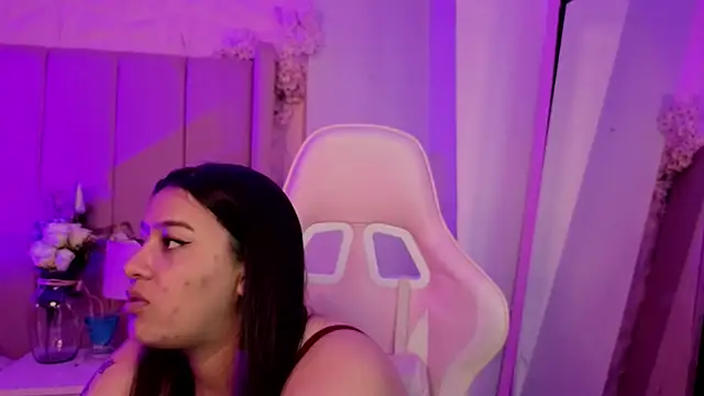 MollyBigBoobs12 webcam