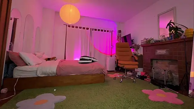 GennaJames webcam