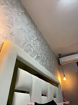 MiaFarkash webcam