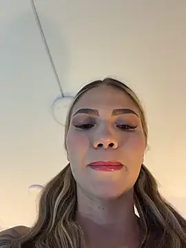 EmmaJhoons webcam