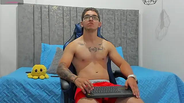 Calvin_Hunter webcam
