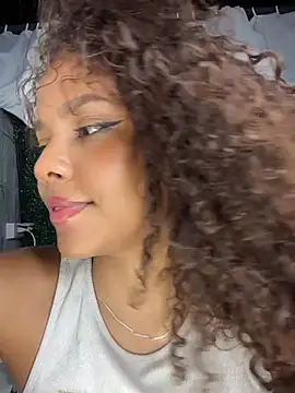 CurlyOopsieXXX webcam