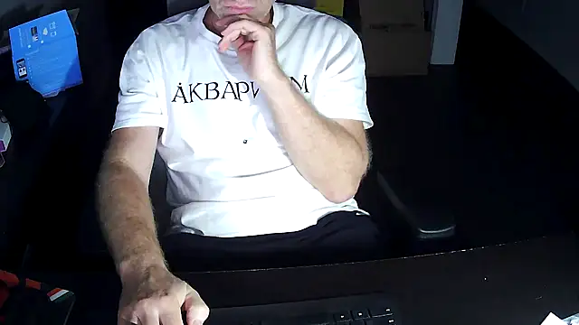 shalun2000 - Shalun2000's free webcam - UK Sex Cams