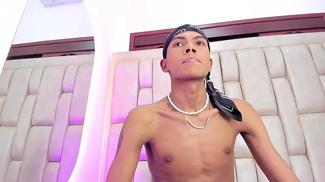 Cuteboyhenrik_os webcam