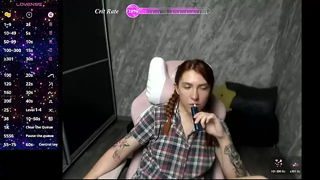 Reginasmilee live cam on StripChat