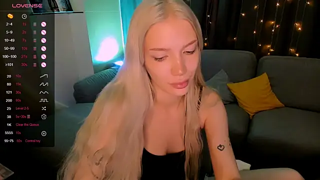 AnyaTaylor_ webcam