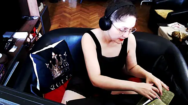 Imperatriza live cam on StripChat